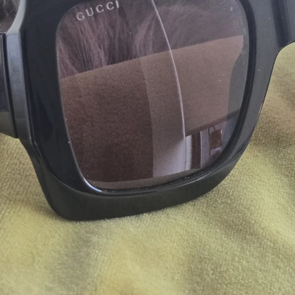 Gucci Black Square Oversised Women's Sunglasses with Gold Chain. Authentic. - Picture 6 of 8